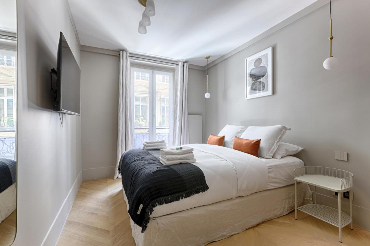Unique Luxury Parisian Flat 2Br/6P -Champs Elysees Exteriör bild
