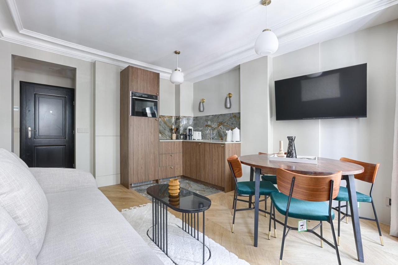 Unique Luxury Parisian Flat 2Br/6P -Champs Elysees Exteriör bild