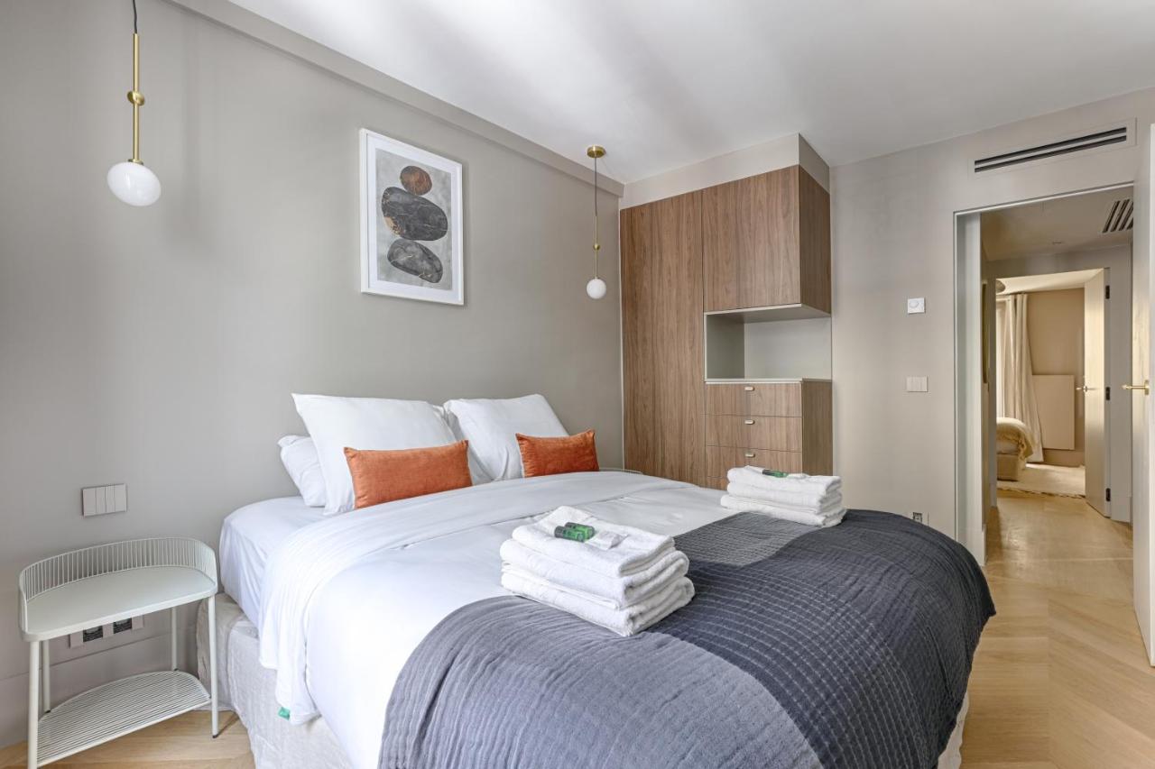 Unique Luxury Parisian Flat 2Br/6P -Champs Elysees Exteriör bild
