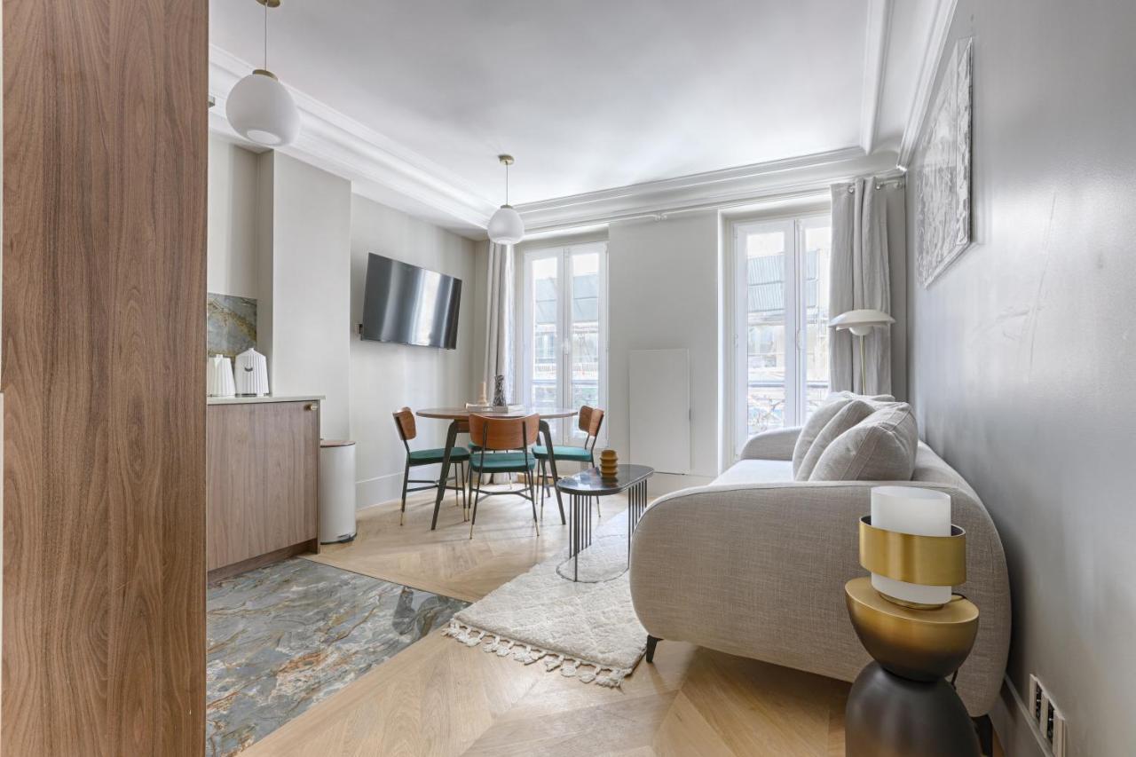 Unique Luxury Parisian Flat 2Br/6P -Champs Elysees Exteriör bild