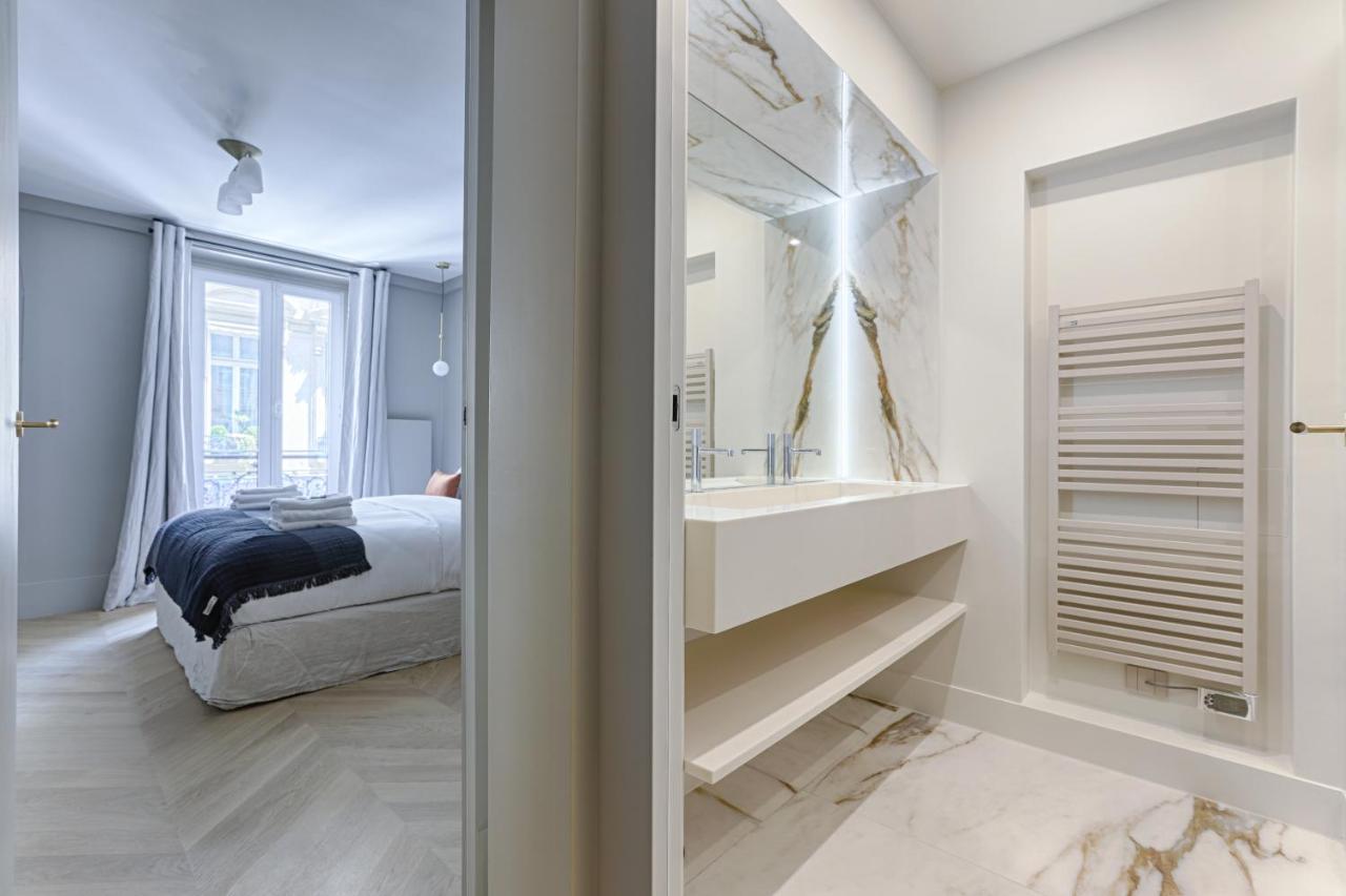Unique Luxury Parisian Flat 2Br/6P -Champs Elysees Exteriör bild